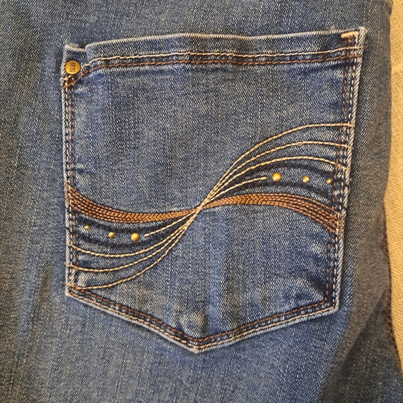 Lee Perfect Fit Straight Leg Jeans - Picture 2 of 4